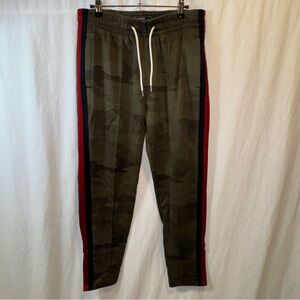 Gently Used Men’s Abercrombie & Fitch Camo Jogger Sweatpants Side Stripes Sz Sm